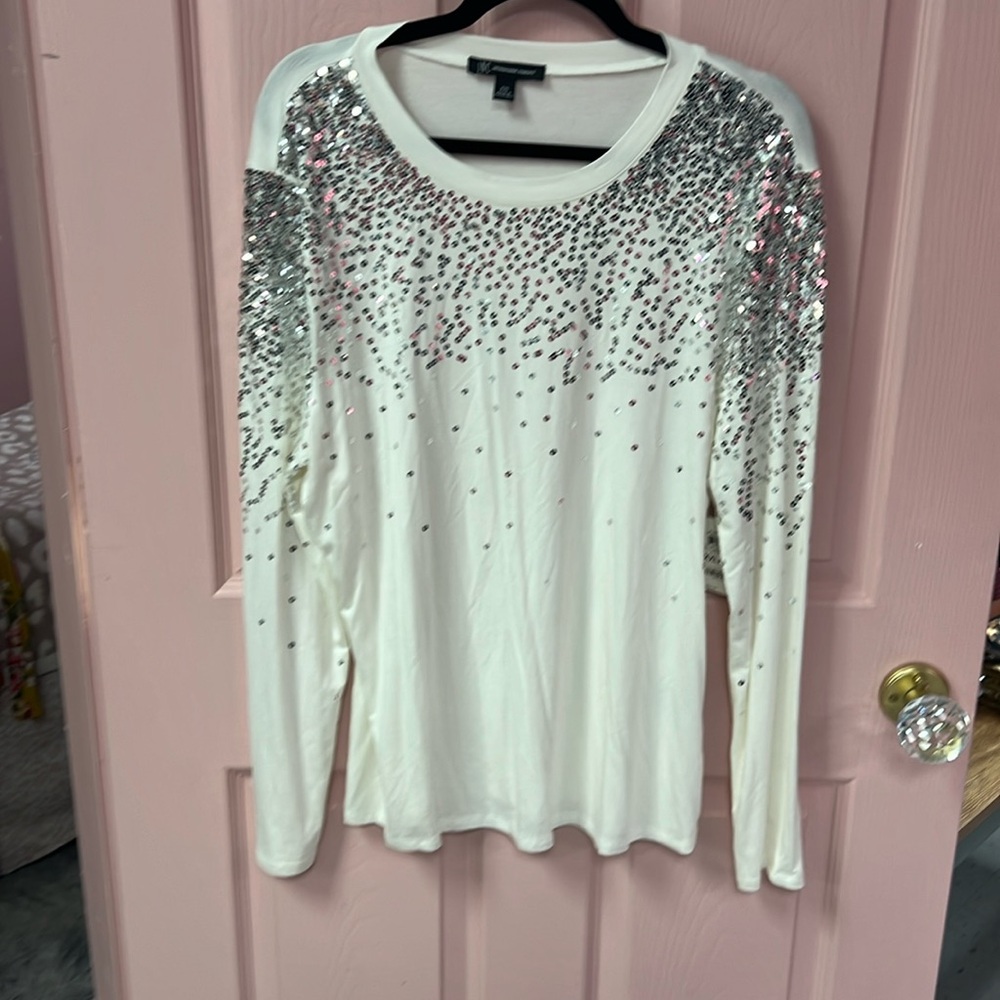 Women’s size XXL cream with silver sequins long sleeve T-shirt nwt